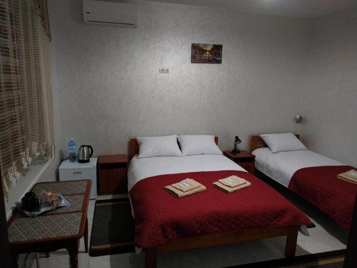Motel 